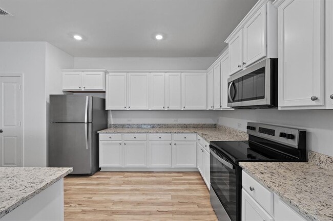 Building Photo - 14608 Wahlbergs Wy