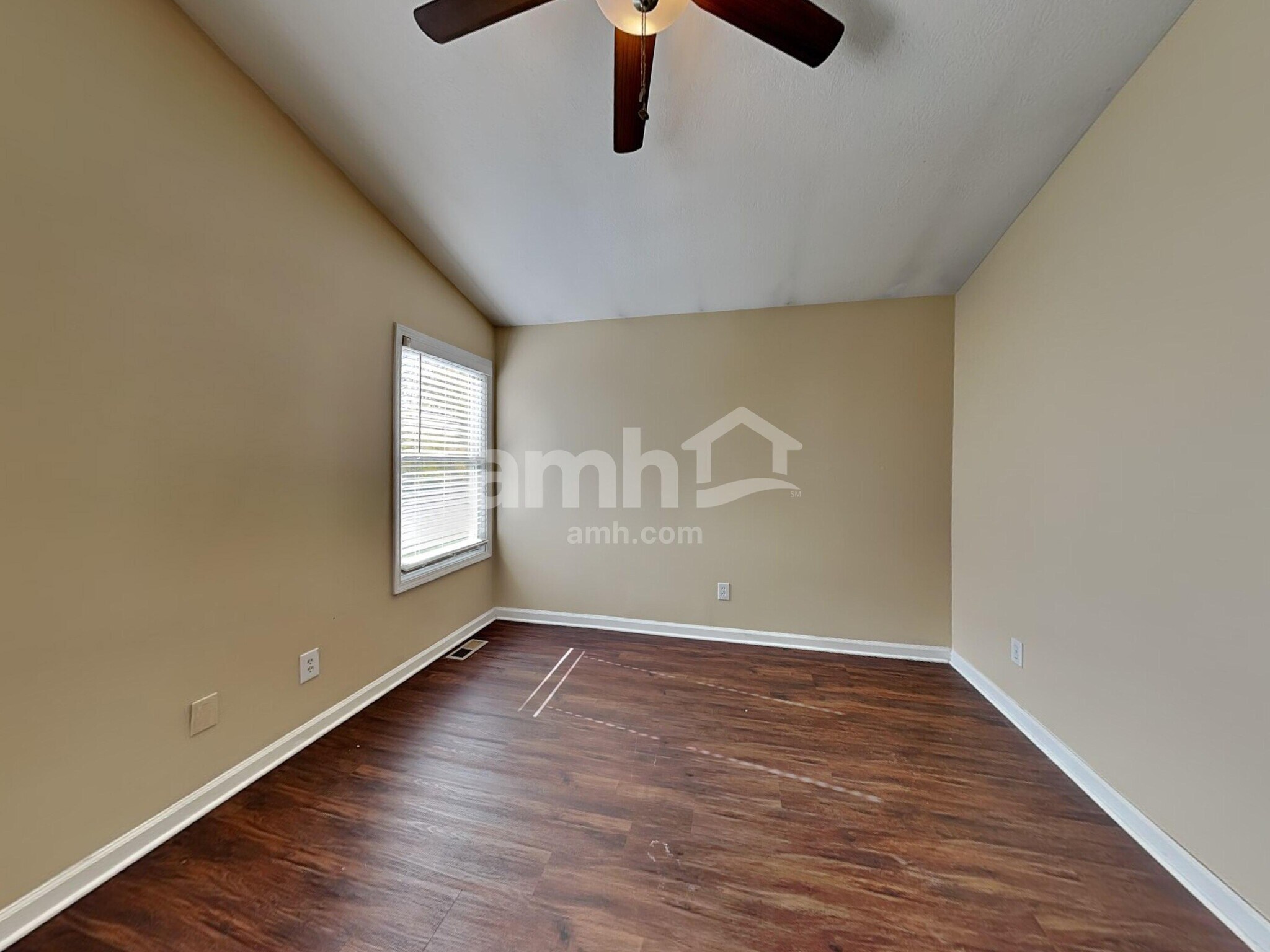 Building Photo - 5505 Dietrich Ave