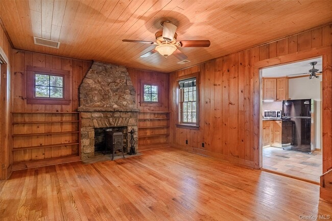 Building Photo - 107 Meads Farm Rd