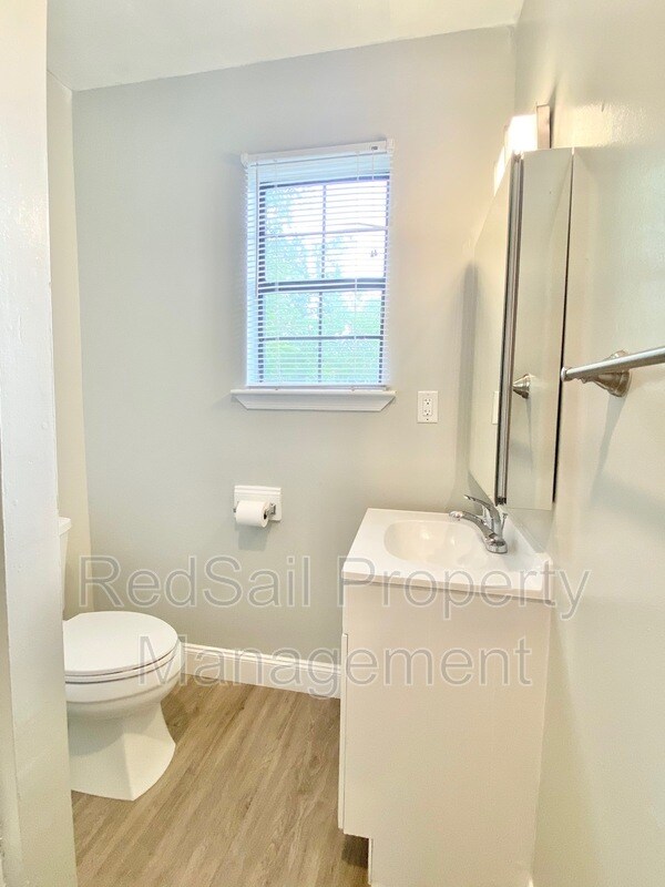 Building Photo - 1240 24th St