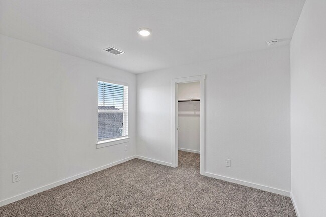 Building Photo - 31634 Whittis Hl Wy
