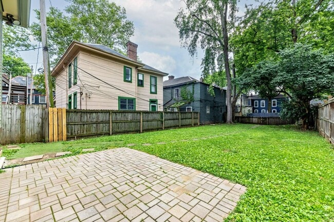 Building Photo - Short North / Victorian Village Stunning Single Family House!