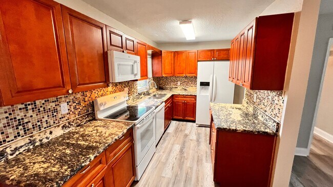 Building Photo - Charming 4 Bedroom, 2 Bathroom Home in Altamonte Springs!!