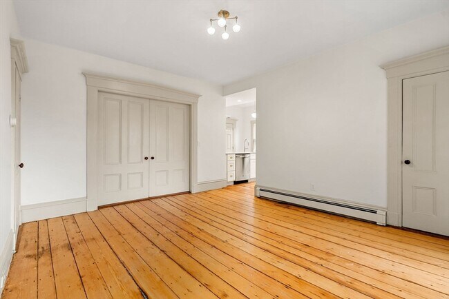 Building Photo - 6 Mt Vernon St