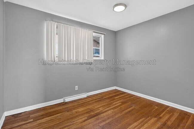 Building Photo - 2247 Hollis Dr