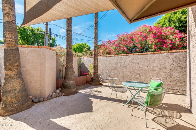 Building Photo - 7288 E Rancho Vista Dr