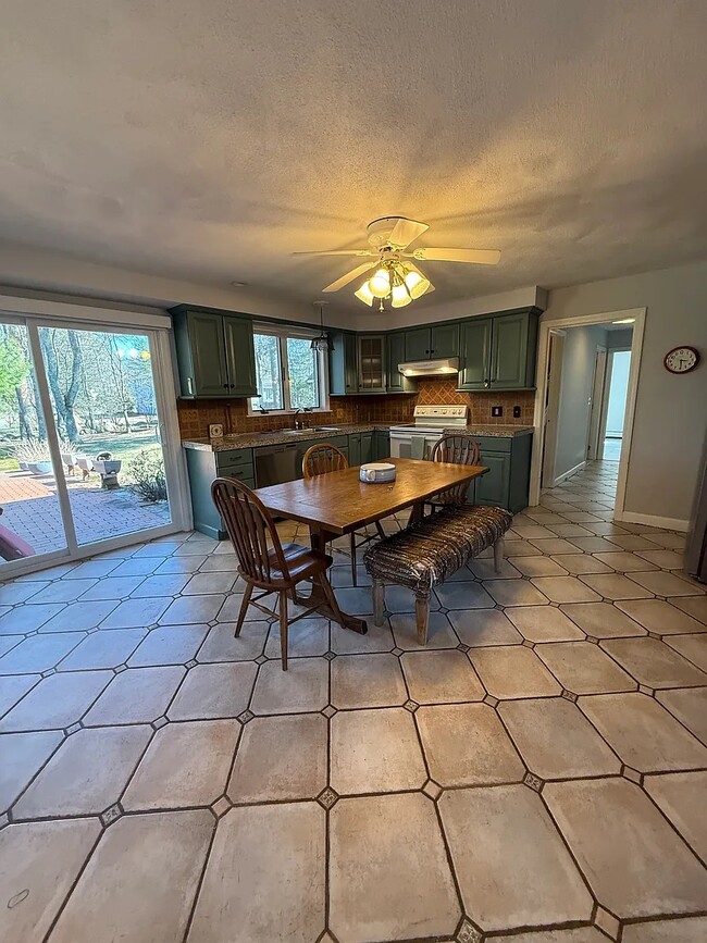 Building Photo - 46 Agrillo Cir