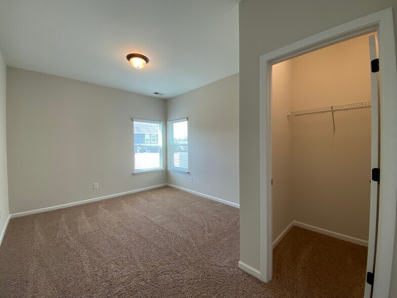 Bedroom 2 - 2076 Waverly Ct