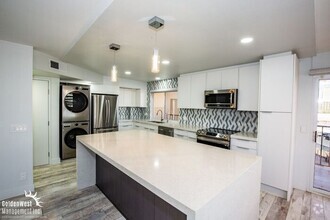 Building Photo - High end upgraded 2Bdm 2Ba Condo minutes f...