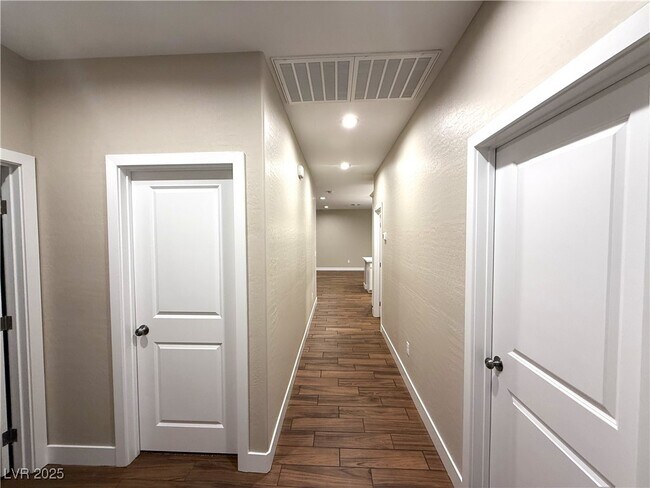 Building Photo - 1931 Rose Ct