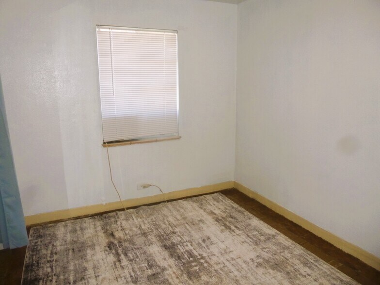 Bedroom - 1929 S Elati St