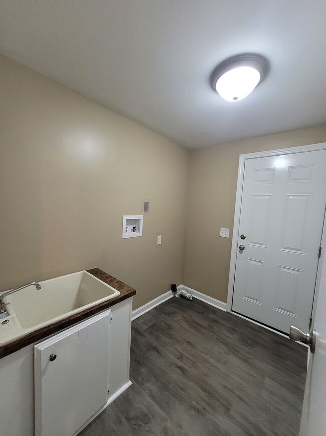 Building Photo - -For Rent - Hart County - Pineywoods Cr - ...