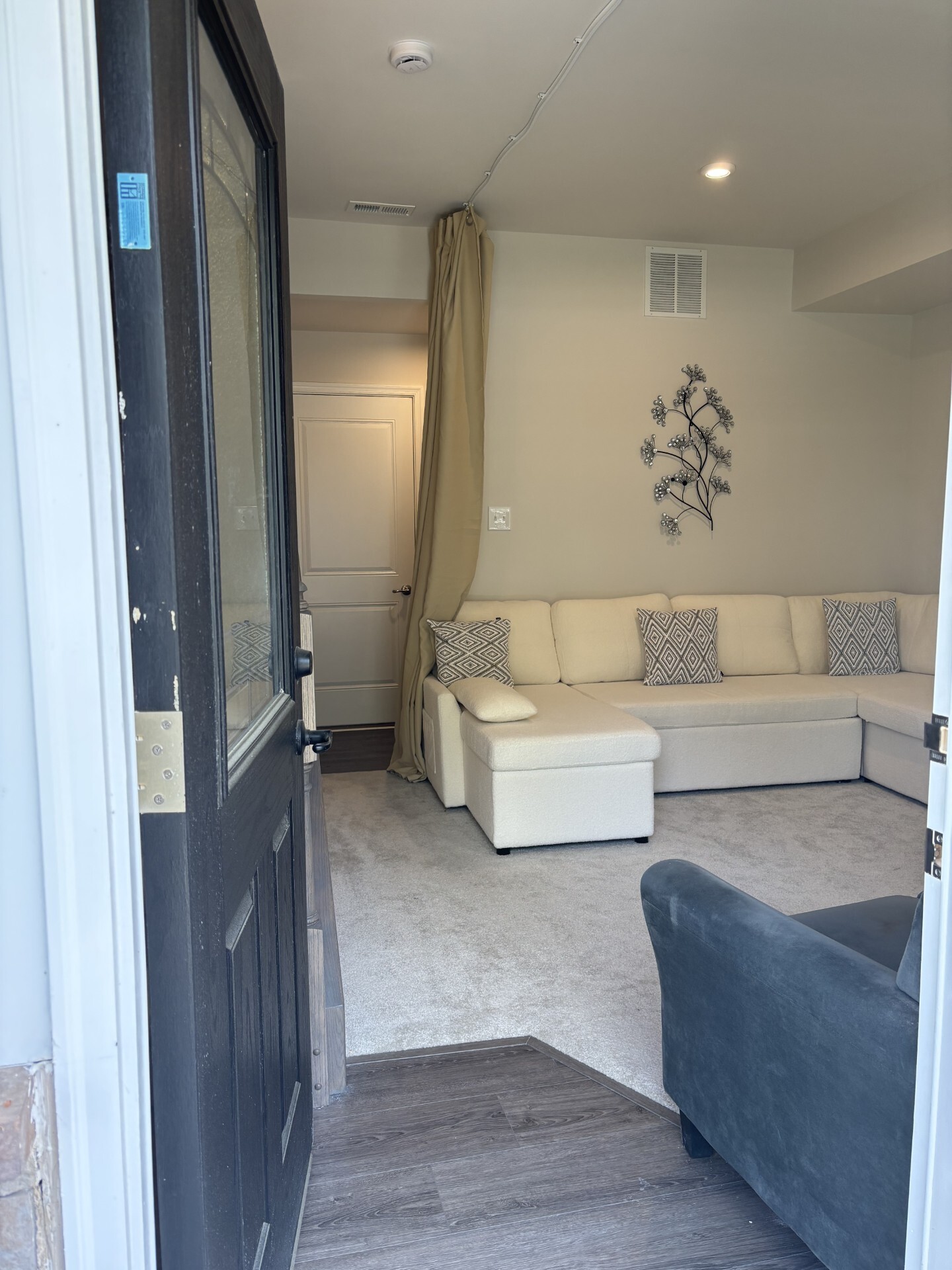 First floor guest/bed room or office - 48 Sidney Ln