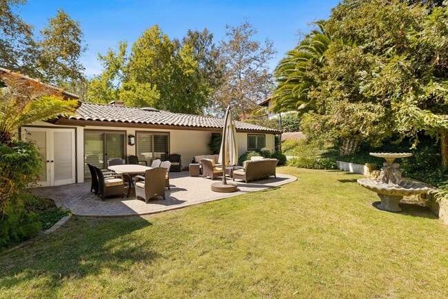 Building Photo - 118 Coronada Cir