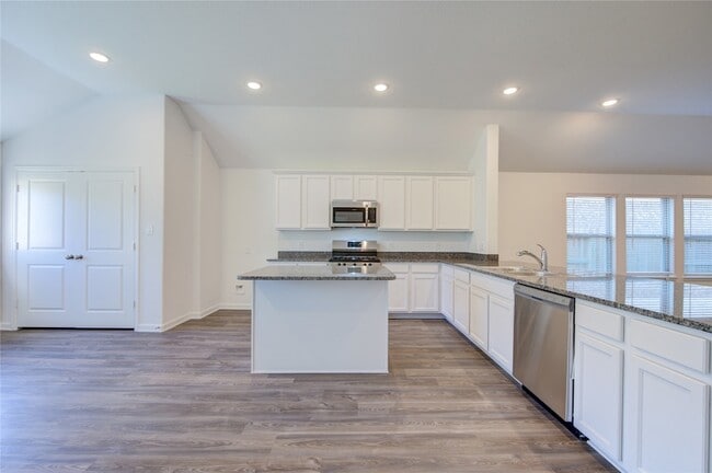 Building Photo - 5419 Tourmaline Wy
