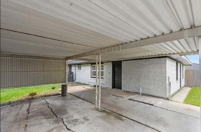 Building Photo - 4303 Dacca Dr