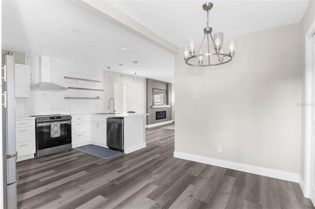 Building Photo - 5318 9th Ave N