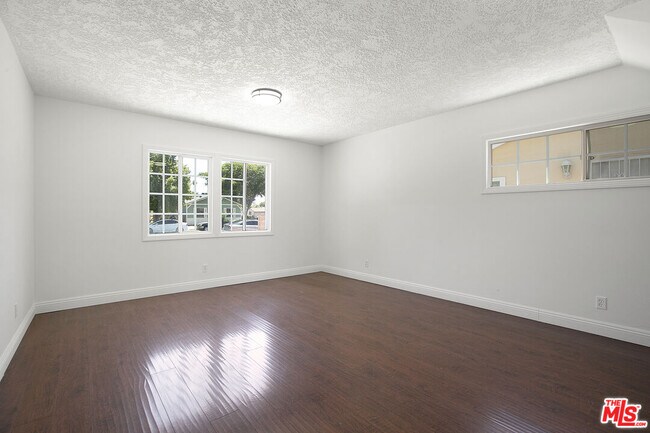 Building Photo - 19027 Wyandotte St
