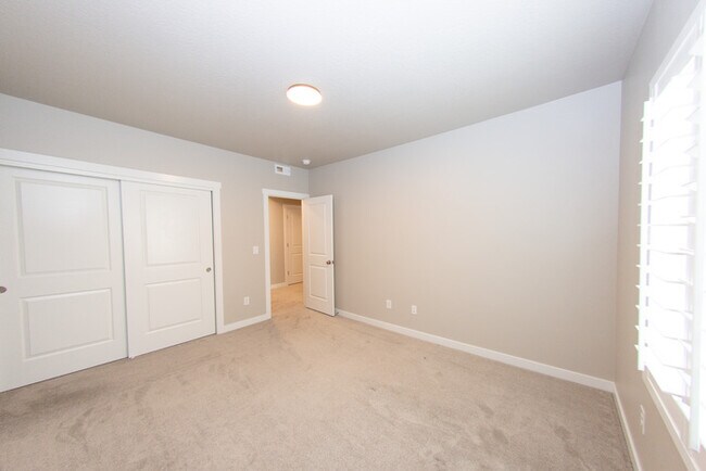 Building Photo - Modern Farmhouse Rambler – 7 Bed, 4 Bath –...
