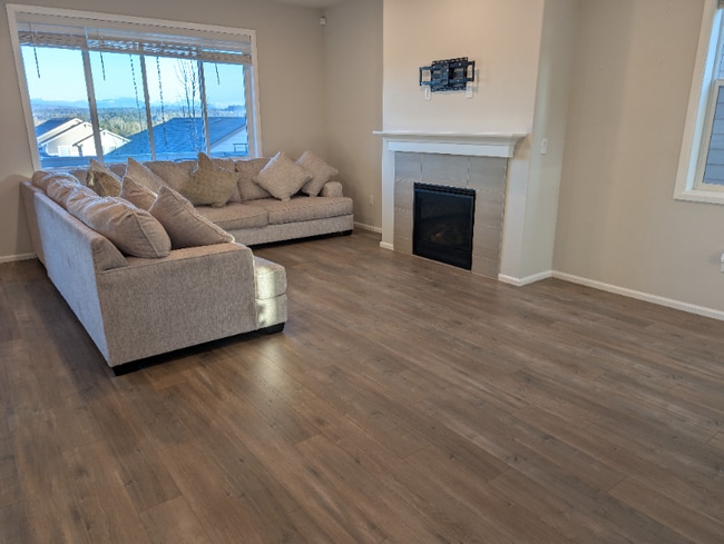 Building Photo - 912 119th Ave SE