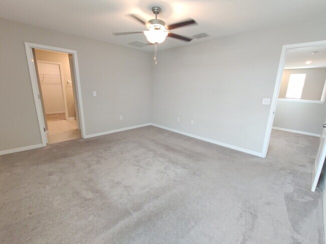 Building Photo - 7127 Samuel Ivy Dr