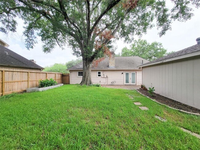 Building Photo - 21303 Park Holly Ct