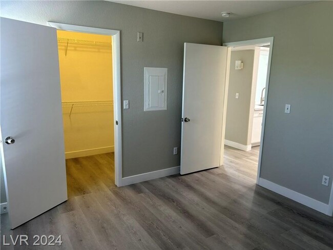 Building Photo - EXCELLENT SILVERADO RANCH CONDO IN INCREDI...