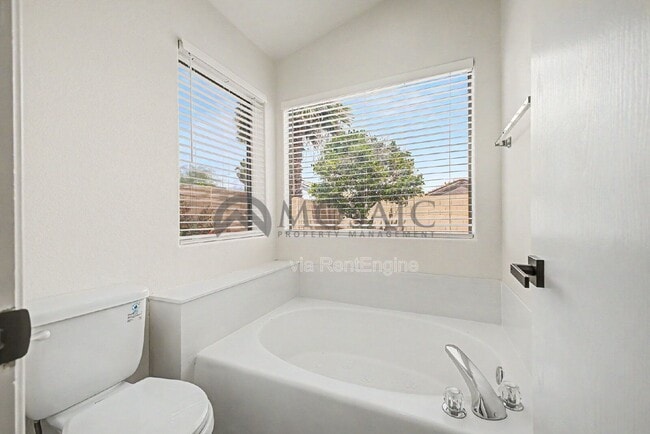 Building Photo - 1894 E Palomino Dr