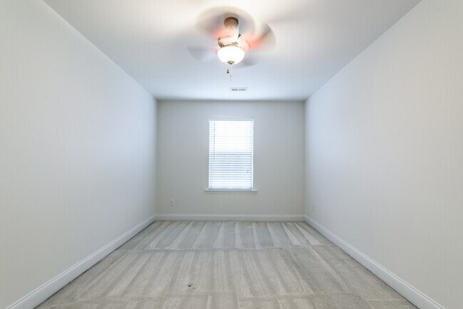 Building Photo - Beautiful home in Cleveland Springs