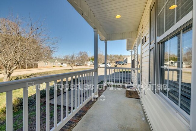 Building Photo - 1111 Quail Haven Dr