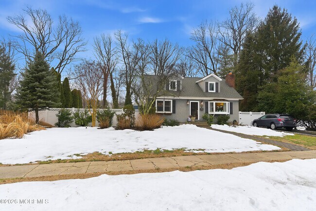 Building Photo - 96 Lakeshore Dr