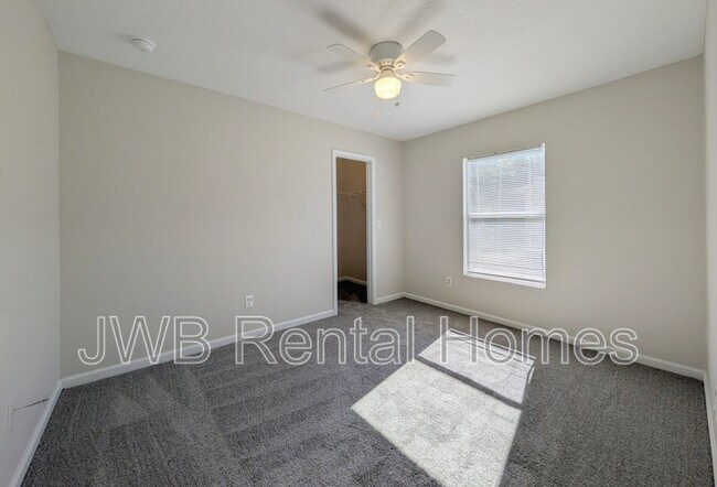 Building Photo - 4373 Melissa Ct W