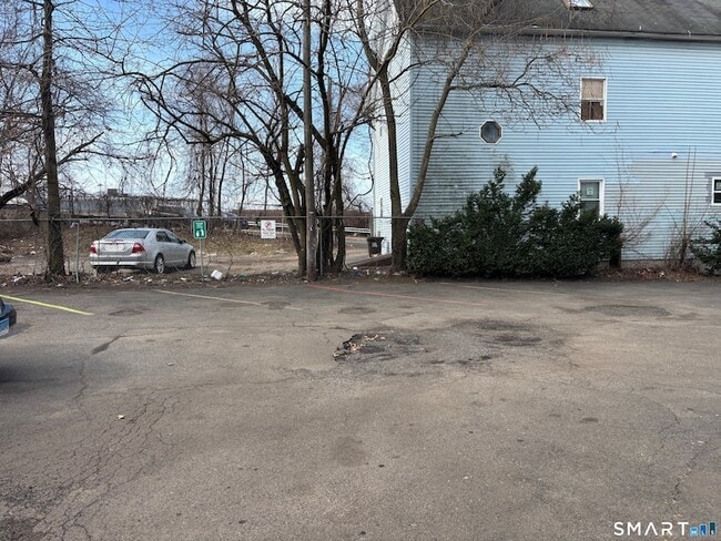 Building Photo - 1231 State St