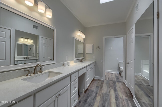 Building Photo - 6167 Los Felinos Cir