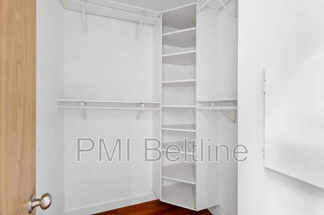 Building Photo - 988 DeKalb Ave NE