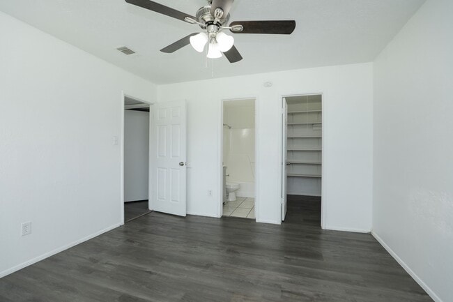 Building Photo - 17518 Bullis Gap Dr