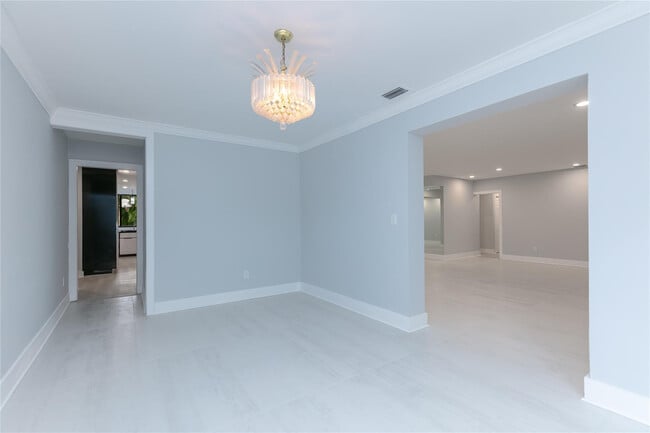 Building Photo - 13401 SW 83rd Ave