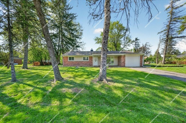Building Photo - Rare Rental Opportunity! Fully Renovated 3-bedroom, 2-bath Brick Ranch in Farmington Hills!