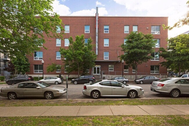 Building Photo - 710 N 4th St