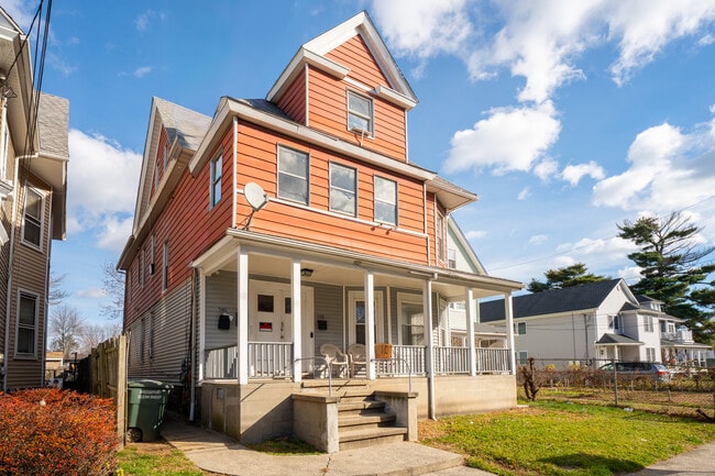 Building Photo - 540 Laurel Ave