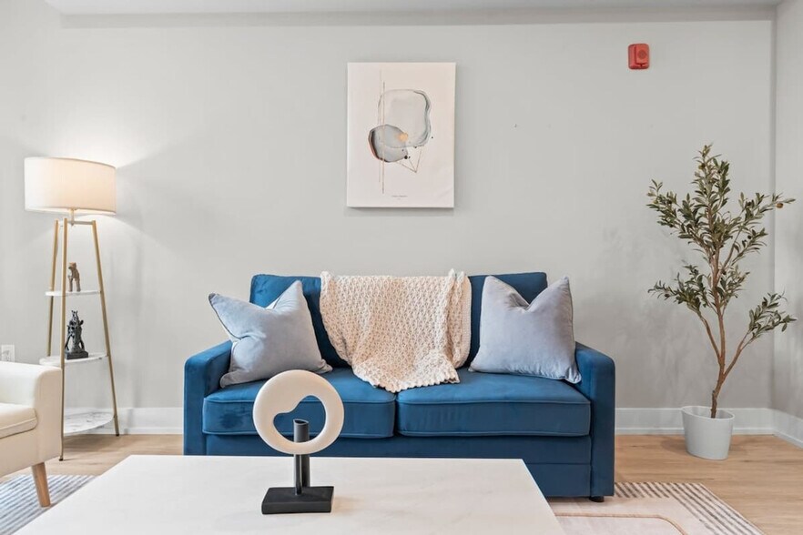 Building Photo - 626 N Delaware Ave