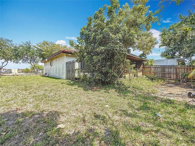 Building Photo - 17372 NW 76th Ct