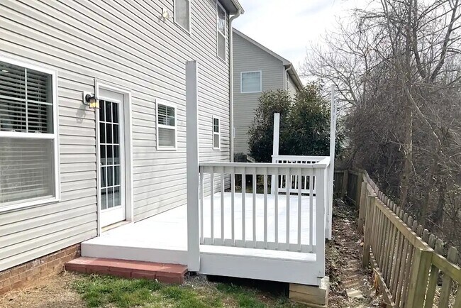 Building Photo - 271 Water Mill Rd