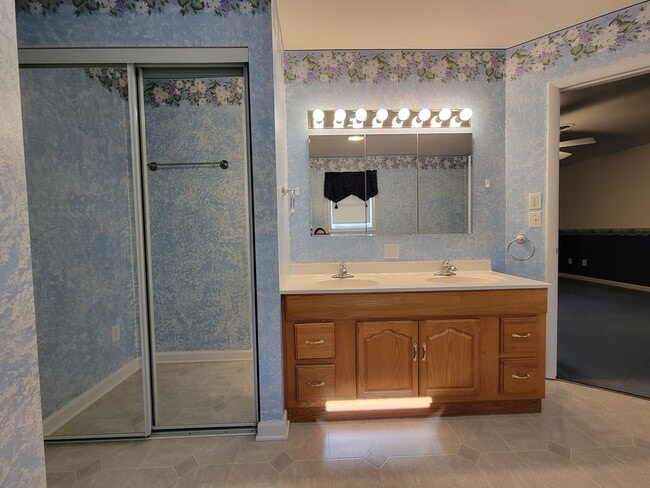 Building Photo - 7170 Ruritan Dr