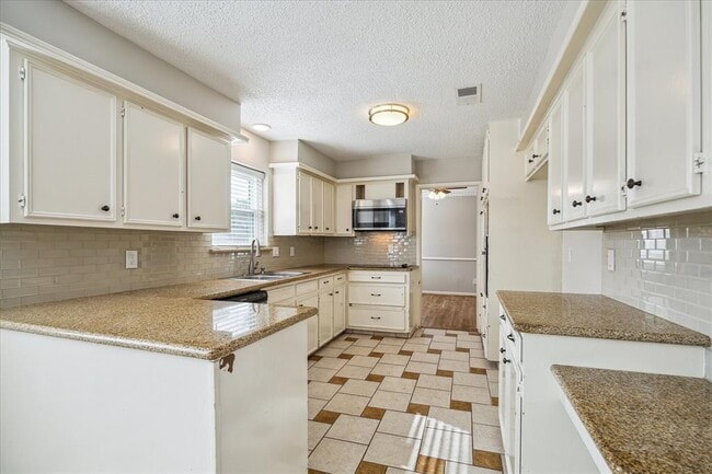 Building Photo - 13603 Woodchester Dr