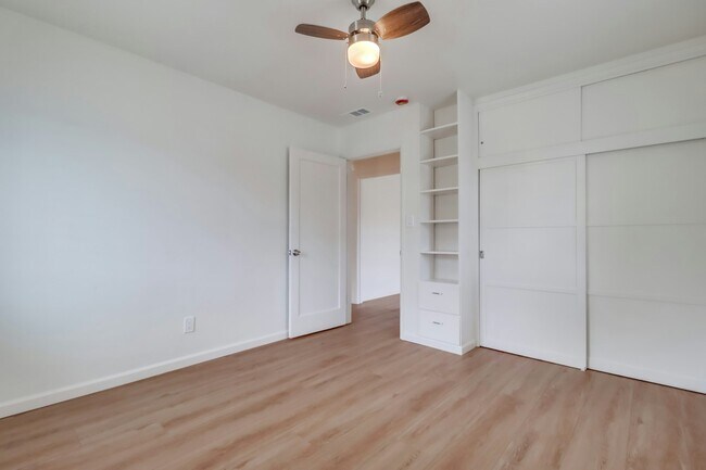 Building Photo - 3926 Aragon Dr