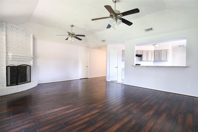 Building Photo - 2703 Heritage Colony Dr