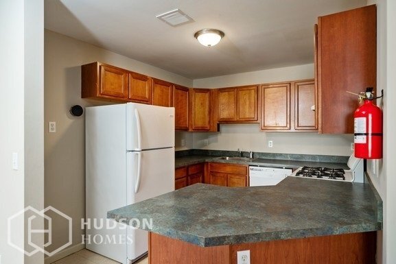 Building Photo - 104 Falcon Ridge Way N