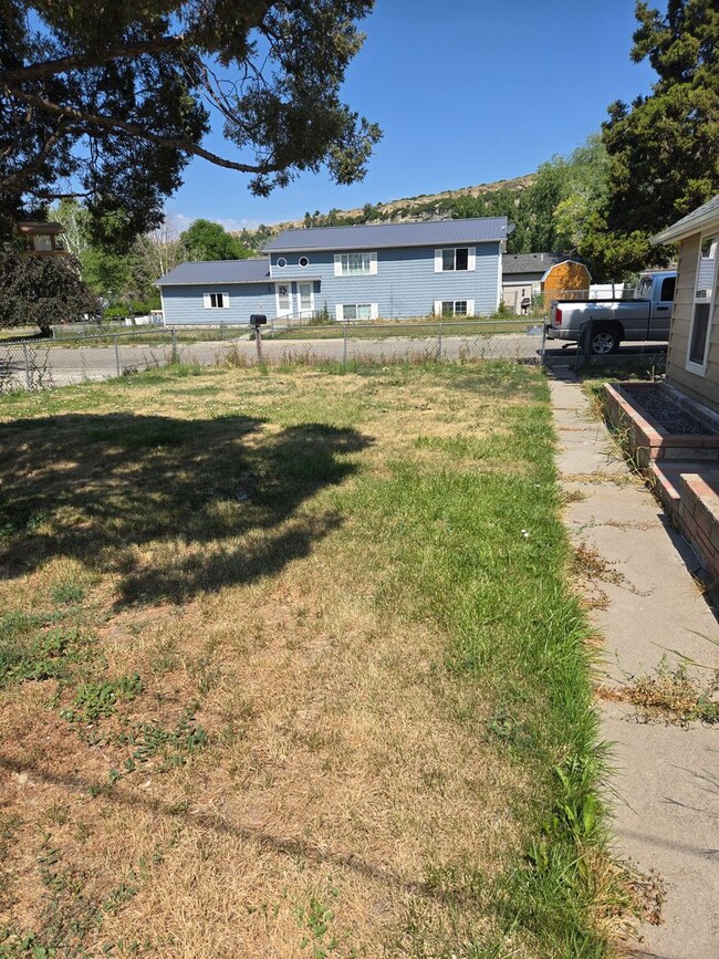 Building Photo - cute 2 bed home