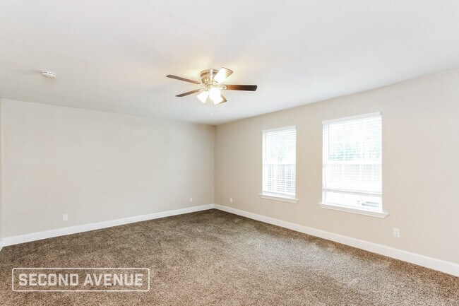 Building Photo - 2114 S Tyler St